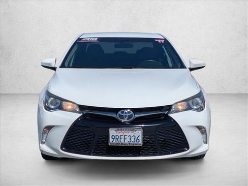 Used 2017 Toyota Camry SE FWD image 2