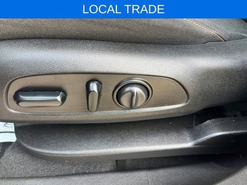 Used 2019 Chevrolet Equinox LT image 12