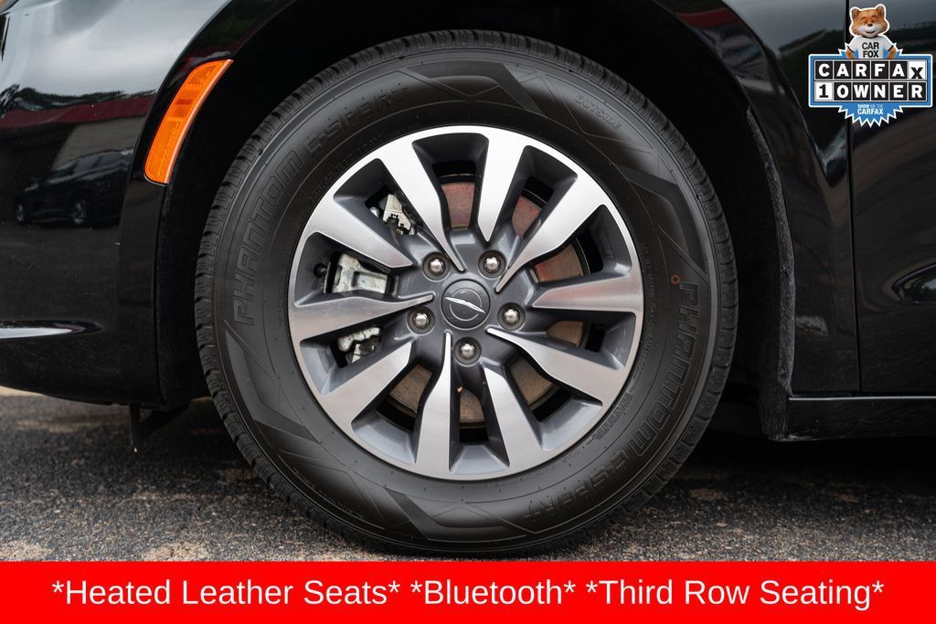 Used 2024 Chrysler Pacifica Limited FWD image 11