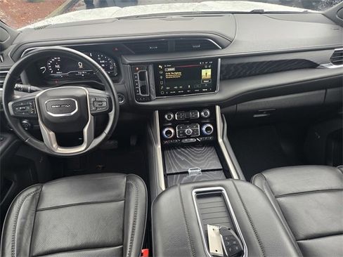 Used 2023 GMC Yukon Denali image 9