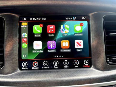 Used 2017 Dodge Charger R/T image 5