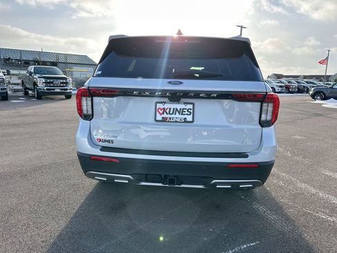 New 2026 Ford Explorer Active w/ Active Comfort Package image 12