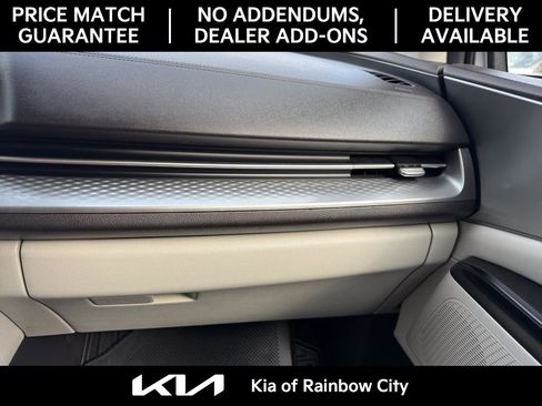 Used 2023 Kia Carnival LX image 26