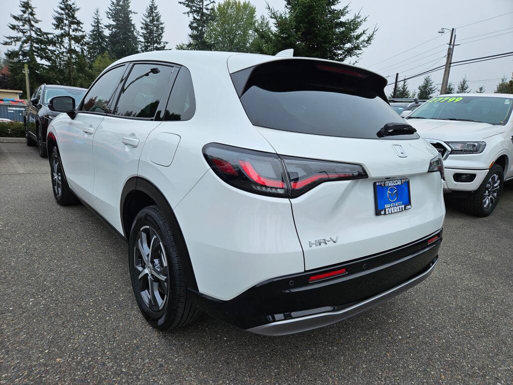 Used 2023 Honda HR-V EX-L image 3