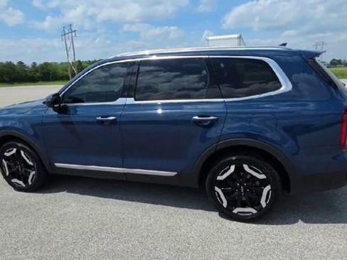 Used 2024 Kia Telluride S FWD image 7
