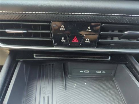 Used 2026 Volkswagen Atlas SE FWD image 28