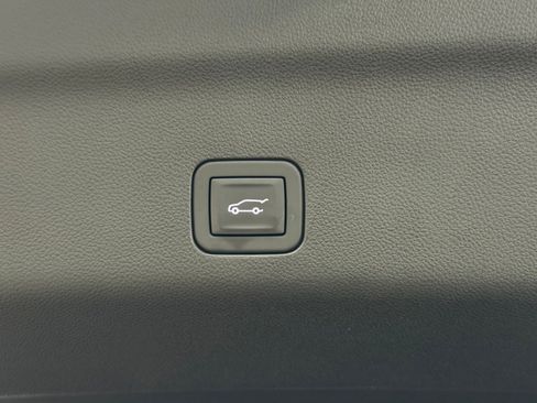 Used 2026 Chevrolet Suburban RST w/ RST Capability Package AWD/4WD image 23