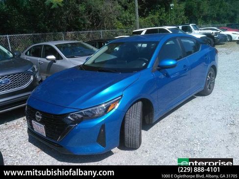 Used 2024 Nissan Sentra SV FWD image 1