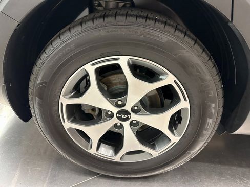 Used 2022 Kia Telluride EX image 39