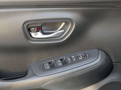 Used 2025 Honda HR-V LX image 13