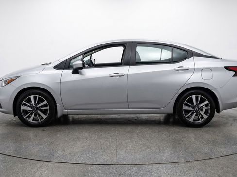 Used 2025 Nissan Versa SV FWD image 5
