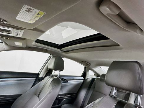 Certified 2018 Honda Civic Touring image 11