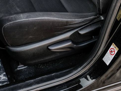 Used 2016 Toyota RAV4 XLE FWD image 39