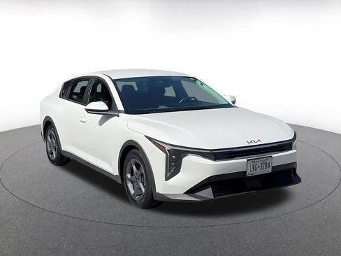 Used 2025 Kia K4 FWD image 3