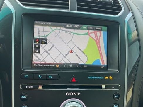 Used 2016 Ford Explorer Platinum image 41