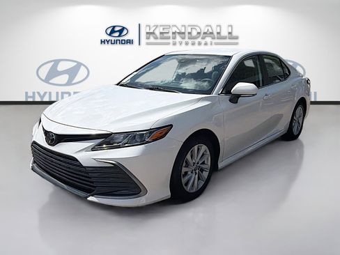 Used 2023 Toyota Camry LE w/ Convenience Package image 3