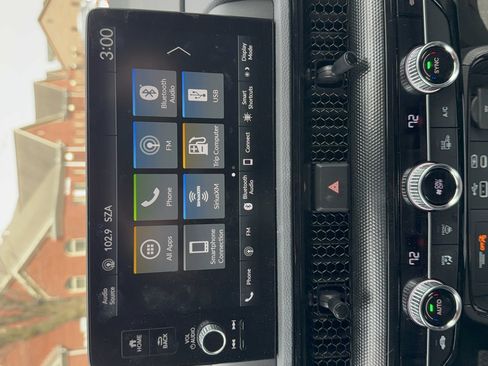 Used 2025 Honda CR-V EX-L image 19