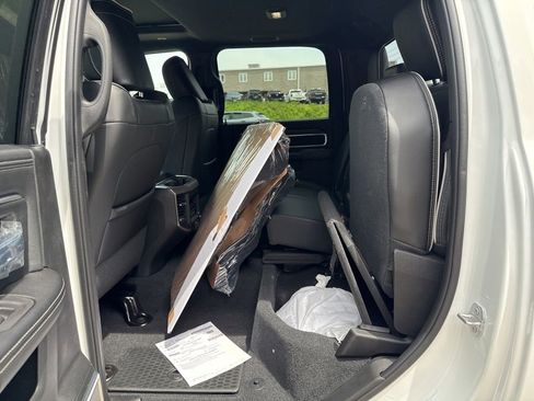 New 2026 RAM 2500 Laramie AWD/4WD image 21