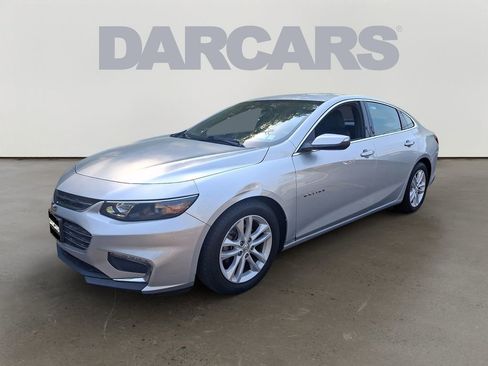 Used 2016 Chevrolet Malibu LT w/ Leather Package FWD image 3