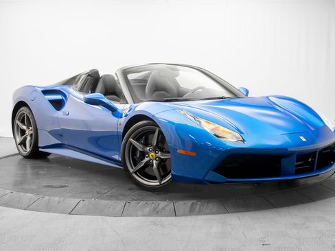 Used 2017 Ferrari 488 Spider RWD image 18