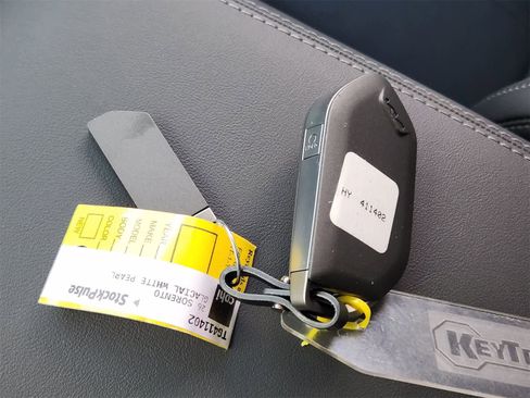 New 2026 Kia Sorento S w/ S Panoramic Sunroof Package image 31