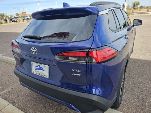 Used 2024 Toyota Corolla Cross XLE w/ Convenience Package image 11