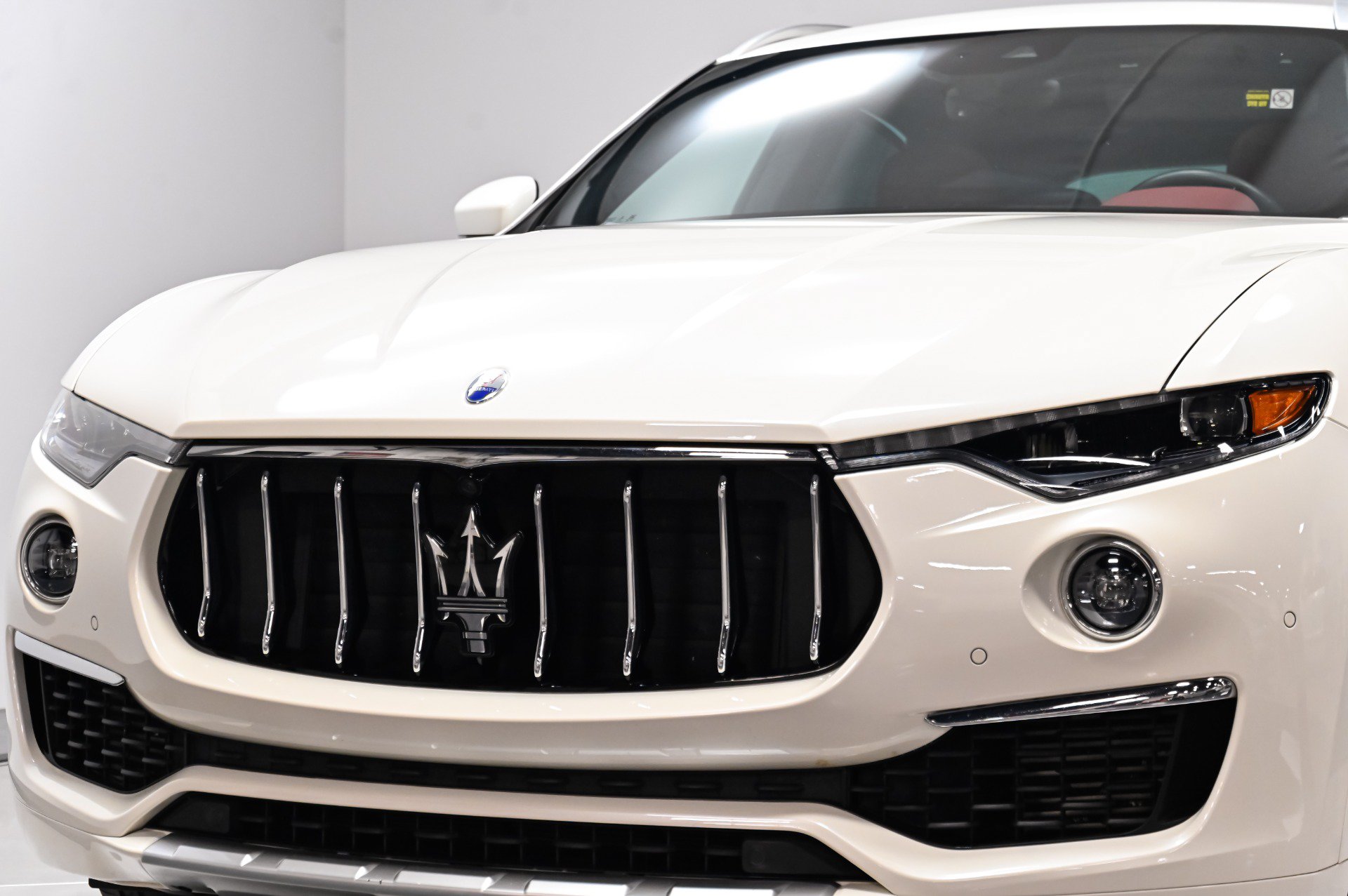 Used 2020 Maserati Levante GranLusso AWD/4WD image 44