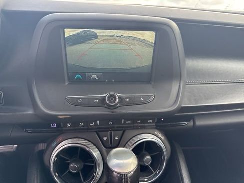Used 2018 Chevrolet Camaro LT image 4