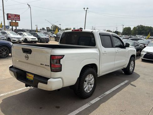 Used 2022 Nissan Frontier SV AWD/4WD image 5