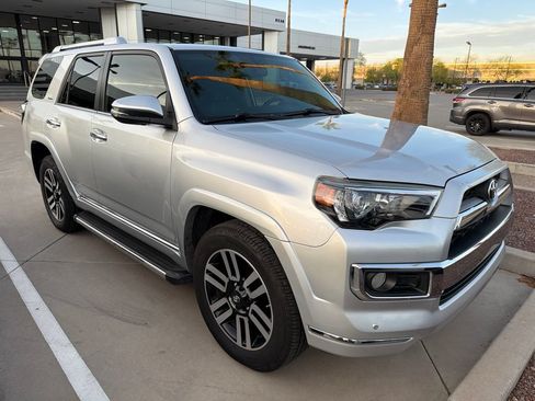 Used 2015 Toyota 4Runner Limited AWD/4WD image 2