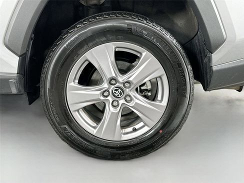 Certified 2025 Toyota RAV4 XLE AWD/4WD image 28