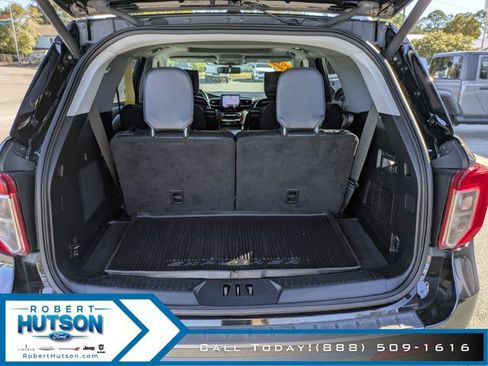 Used 2020 Ford Explorer Limited w/ Class III Trailer Tow Package image 11