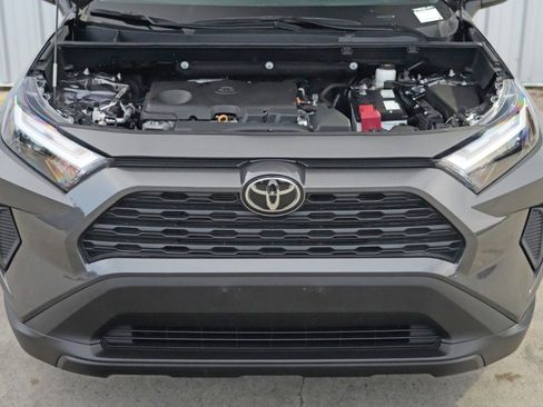 Used 2022 Toyota RAV4 XLE image 7