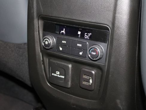 Used 2024 Buick Enclave Premium image 34