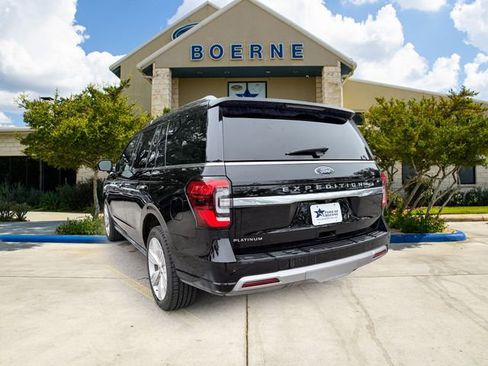 Used 2023 Ford Expedition Platinum AWD/4WD image 3