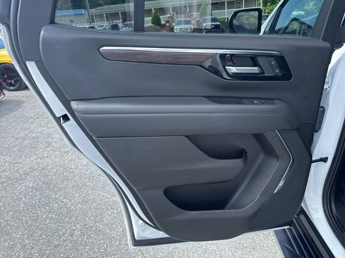 Used 2025 Chevrolet Tahoe LT AWD/4WD image 30