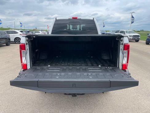 Used 2019 Ford F250 Lariat w/ Lariat Ultimate Package AWD/4WD image 32