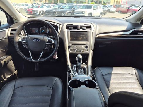 Used 2016 Ford Fusion SE w/ Equipment Group 202A FWD image 25