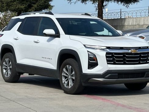 Used 2025 Chevrolet Equinox LT w/ Convenience Package II FWD image 10