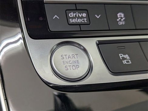 Used 2019 Audi Q8 Premium Plus image 26