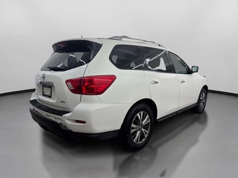 Used 2018 Nissan Pathfinder S image 10