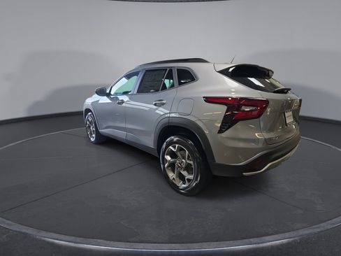 New 2026 Chevrolet Trax LT w/ Driver Confidence Package FWD image 11
