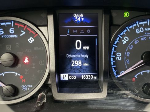 Certified 2023 Toyota Tacoma TRD Off-Road image 17