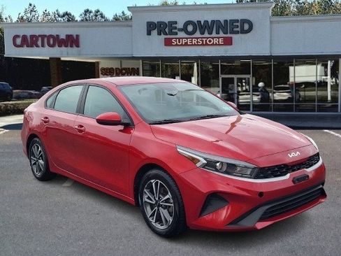 Used 2023 Kia Forte LXS image 1