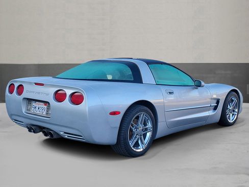 Used 1998 Chevrolet Corvette Coupe w/ Memory Pkg image 3