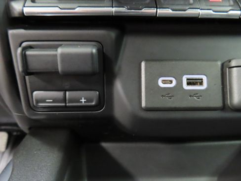 Used 2021 GMC Sierra 1500 Elevation image 57