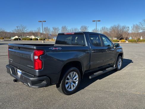 Used 2020 Chevrolet Silverado 1500 Custom w/ Custom Value Package image 5