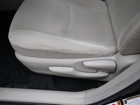 Used 2012 Toyota Prius Two image 27