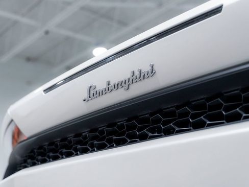 Used 2016 Lamborghini Huracan LP 610-4 AWD/4WD image 30