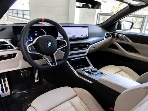 Used 2025 BMW M440i Convertible w/ Premium Package RWD image 17